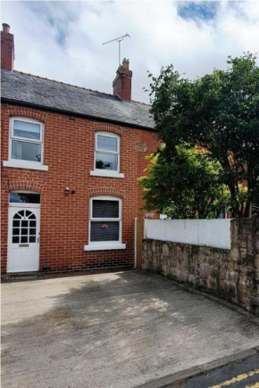 Entire town house with free parking